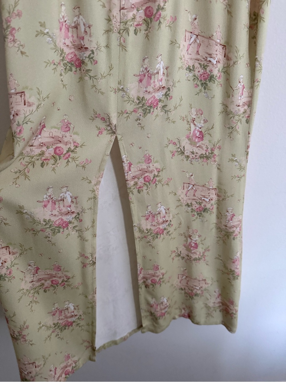 Lace made midi dress - Picture 3 of 11